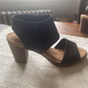 TOMS Majorca Block Heel Sandal in Black Fabric
